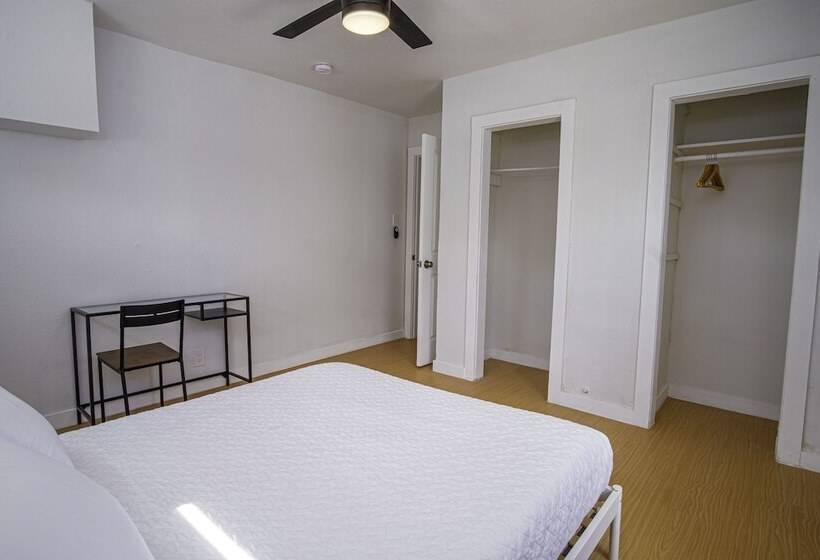 Serene 2br/1ba Residence In Peaceful San Antonio