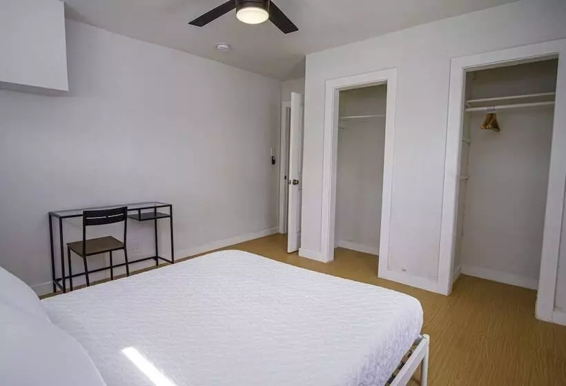 Serene 2br/1ba Residence In Peaceful San Antonio