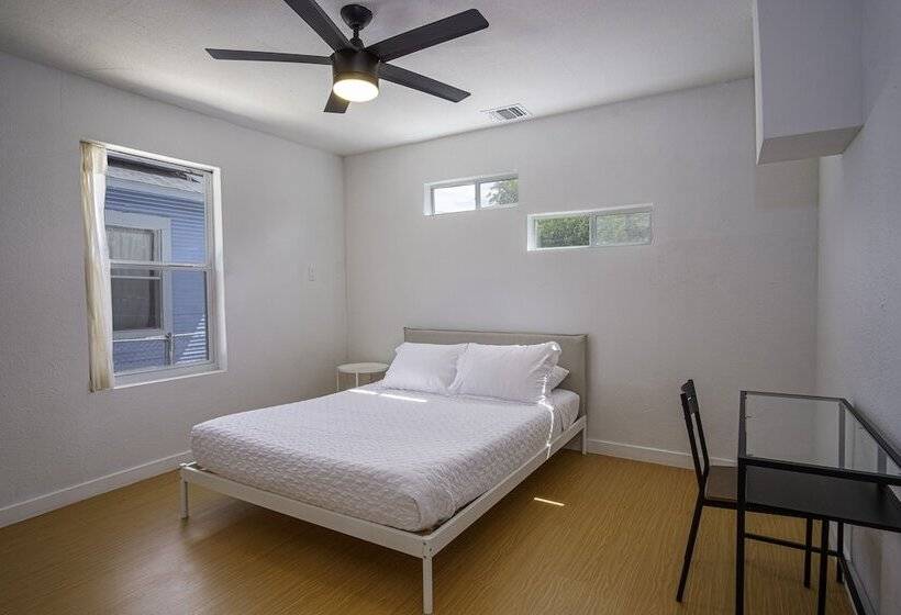 Serene 2br/1ba Residence In Peaceful San Antonio