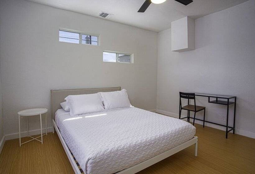 Serene 2br/1ba Residence In Peaceful San Antonio