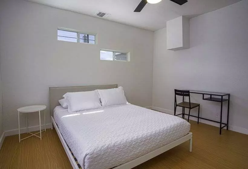 Serene 2br/1ba Residence In Peaceful San Antonio