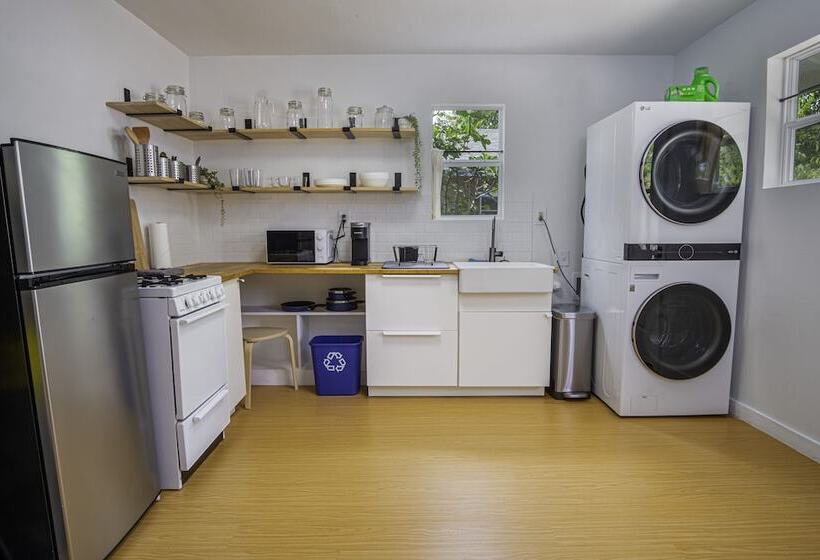 Serene 2br/1ba Residence In Peaceful San Antonio