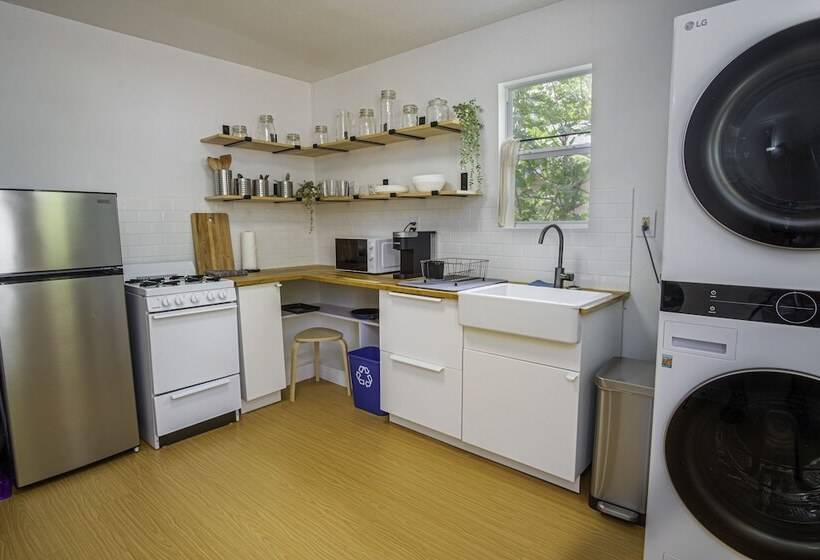 Serene 2br/1ba Residence In Peaceful San Antonio