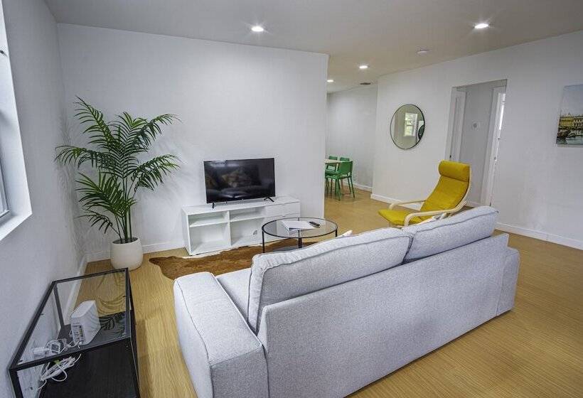 Serene 2br/1ba Residence In Peaceful San Antonio