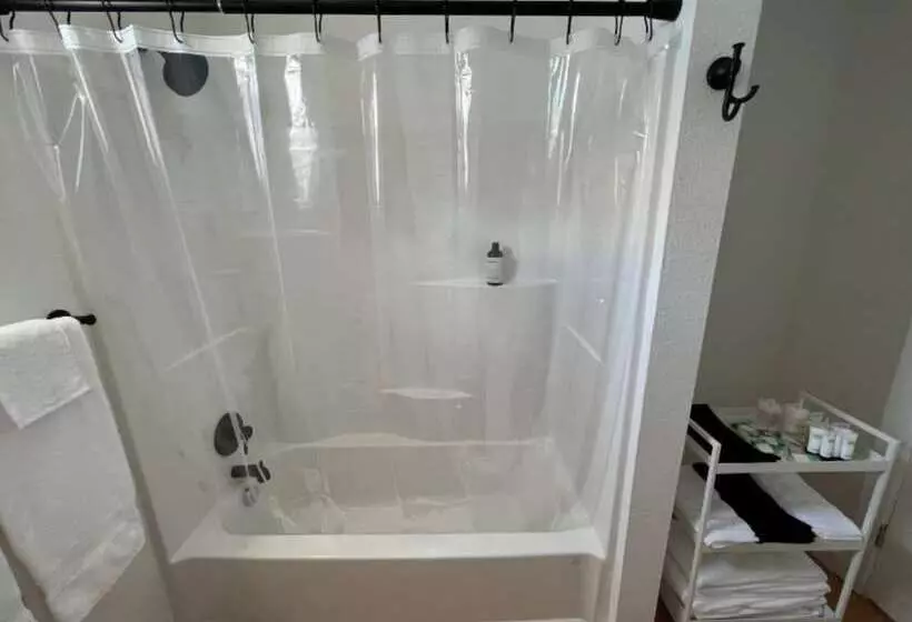 Serene 2br/1ba Residence In Peaceful San Antonio