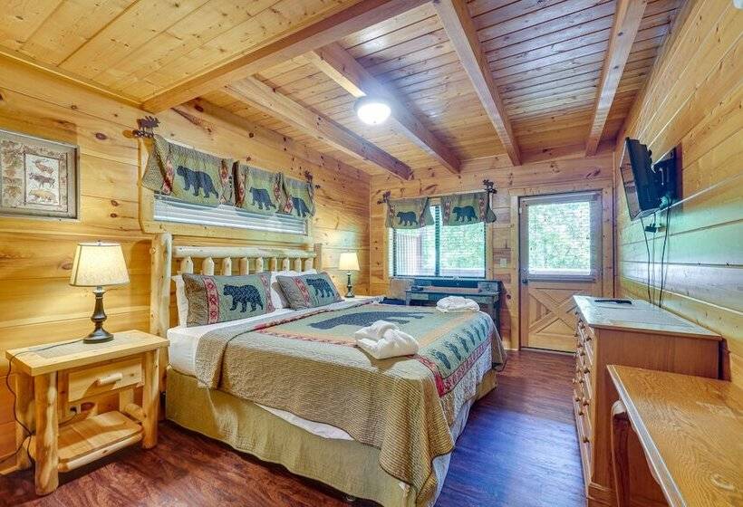 Sevierville Cabin W/ Hot Tub: 5 Mi To Pigeon Forge