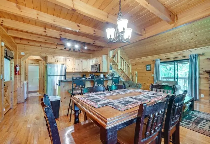Sevierville Cabin W/ Hot Tub: 5 Mi To Pigeon Forge