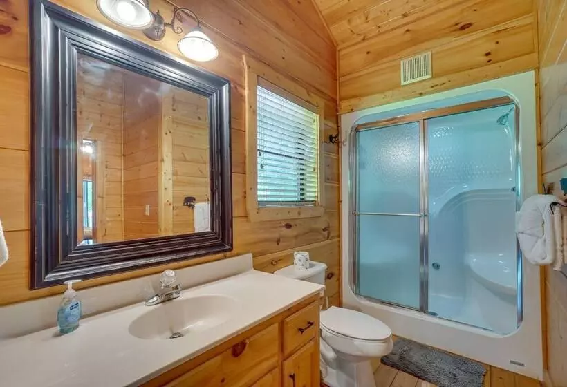 Sevierville Cabin W/ Hot Tub: 5 Mi To Pigeon Forge