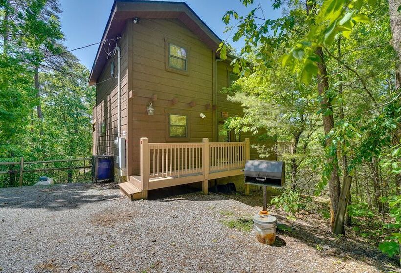 Sevierville Cabin W/ Hot Tub: 5 Mi To Pigeon Forge