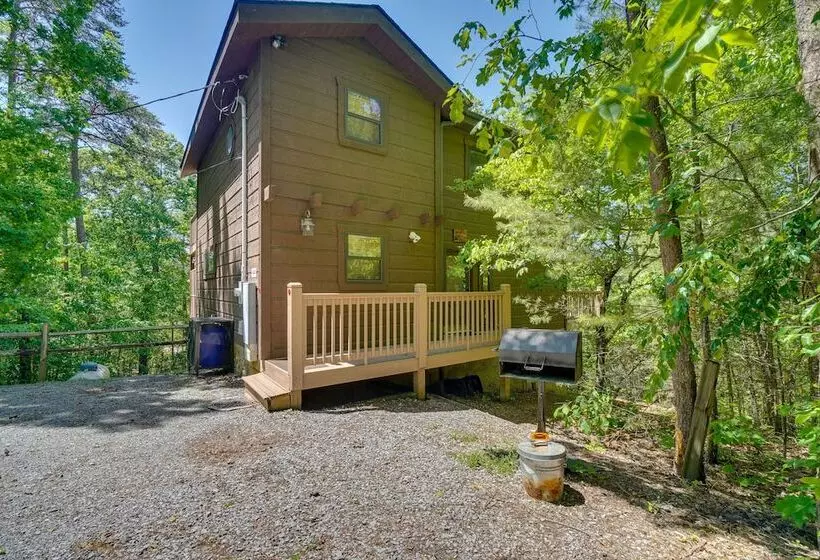 Sevierville Cabin W/ Hot Tub: 5 Mi To Pigeon Forge