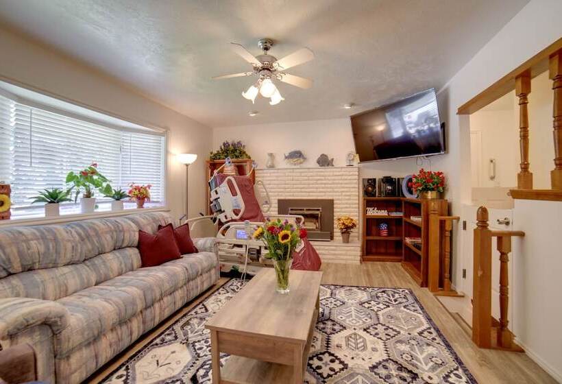 Simple + Charming Idaho Retreat W/ Patio!