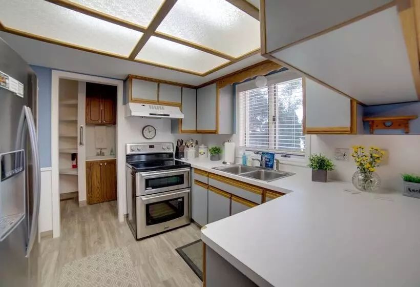 Simple + Charming Idaho Retreat W/ Patio!