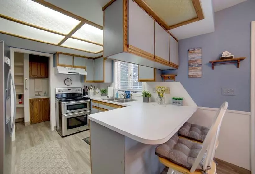 Simple + Charming Idaho Retreat W/ Patio!