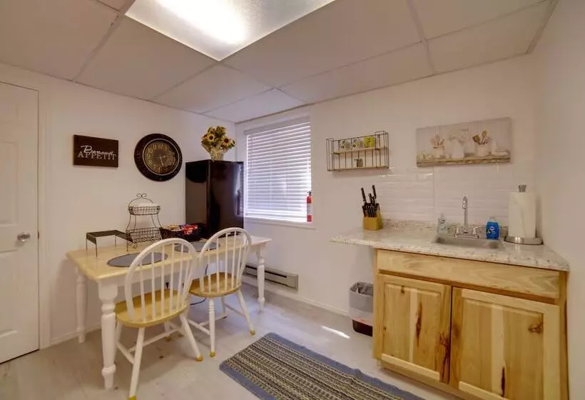 Simple + Charming Idaho Retreat W/ Patio!