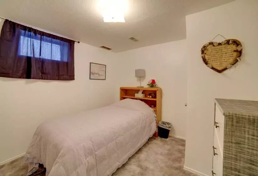 Simple + Charming Idaho Retreat W/ Patio!