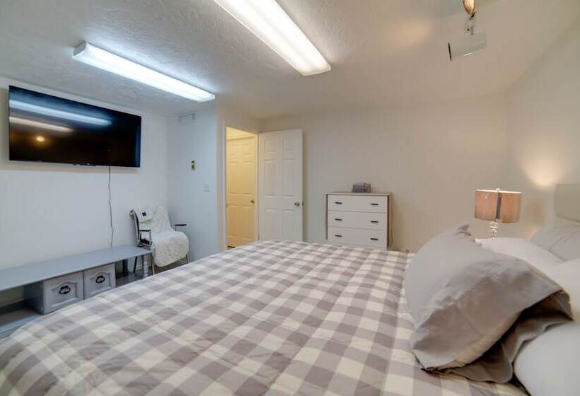 Simple + Charming Idaho Retreat W/ Patio!