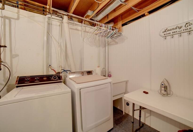 Simple + Charming Idaho Retreat W/ Patio!