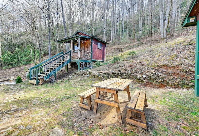 Smoky Mountain Cabin W/ Camping Area + Fire Pit!