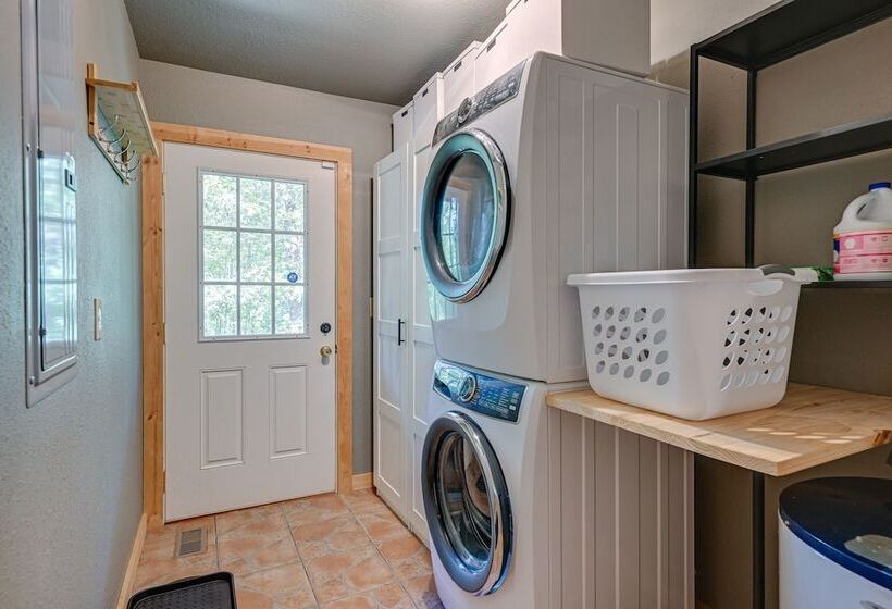 Smoky Mountain Cabin W/ Camping Area + Fire Pit!