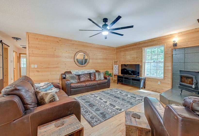 Smoky Mountain Cabin W/ Camping Area + Fire Pit!