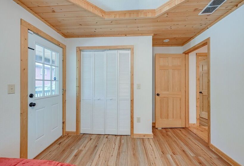 Smoky Mountain Cabin W/ Camping Area + Fire Pit!