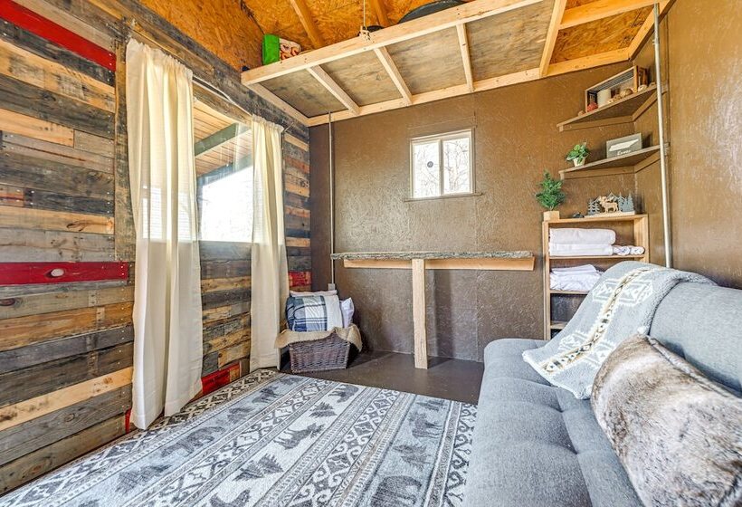 Smoky Mountain Cabin W/ Camping Area + Fire Pit!