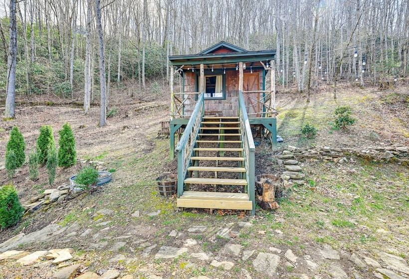 Smoky Mountain Cabin W/ Camping Area + Fire Pit!