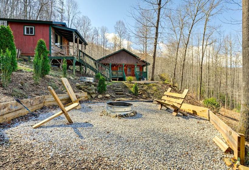Smoky Mountain Cabin W/ Camping Area + Fire Pit!
