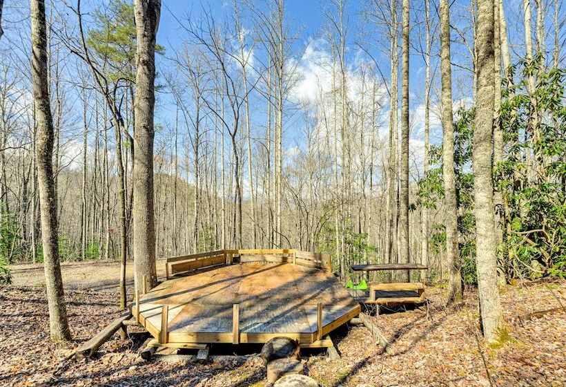 Smoky Mountain Cabin W/ Camping Area + Fire Pit!