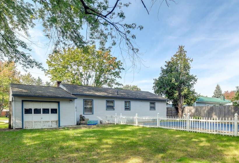 South Burlington Home W/ Seasonal Pool!