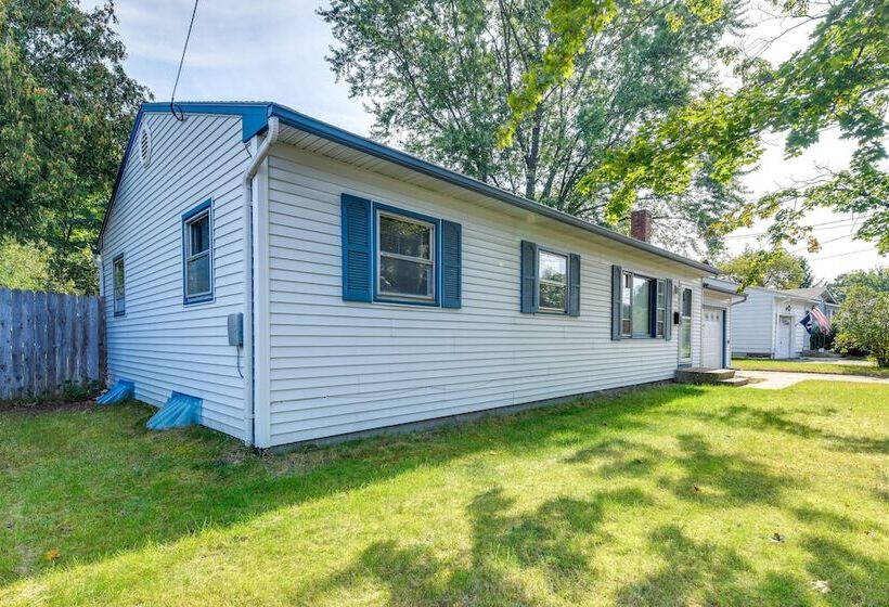 South Burlington Home W/ Seasonal Pool!