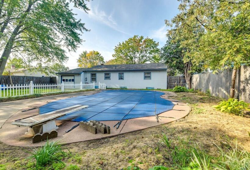 South Burlington Home W/ Seasonal Pool!