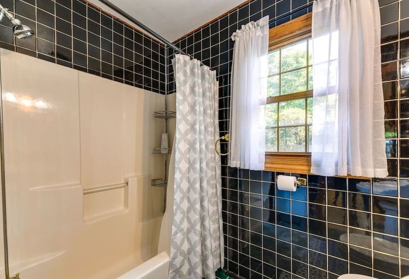 South Burlington Home W/ Seasonal Pool!