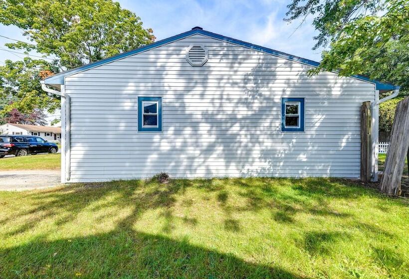 South Burlington Home W/ Seasonal Pool!