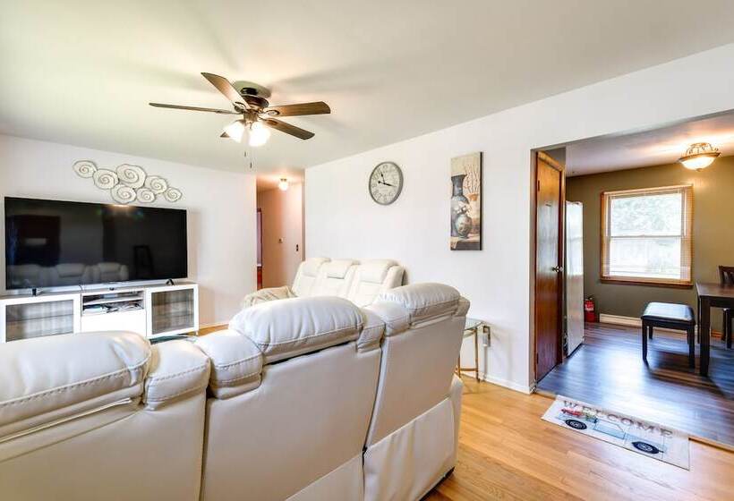 South Burlington Home W/ Seasonal Pool!