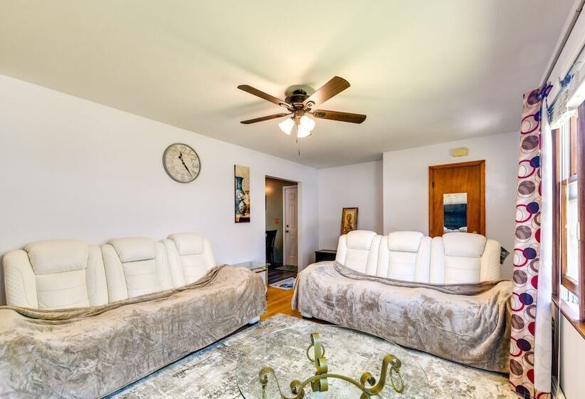 South Burlington Home W/ Seasonal Pool!