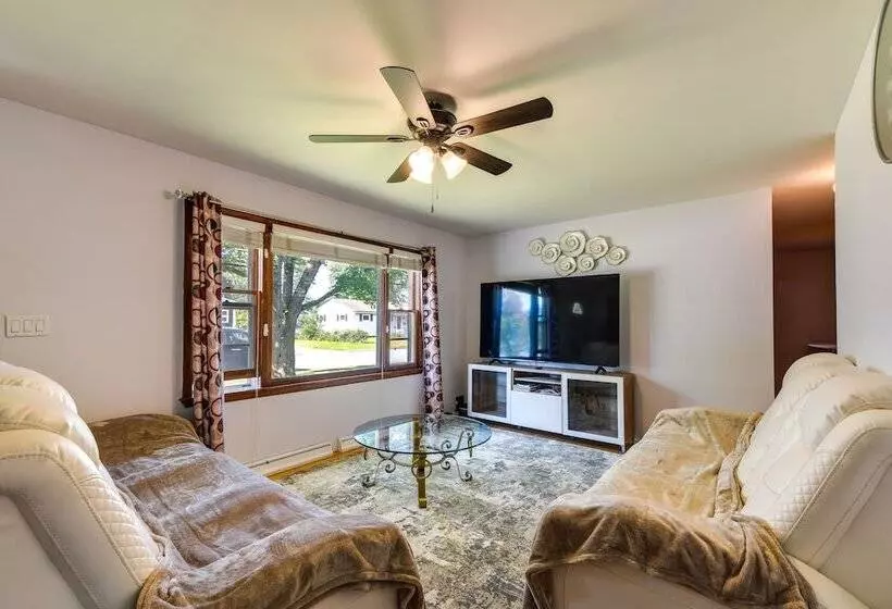South Burlington Home W/ Seasonal Pool!