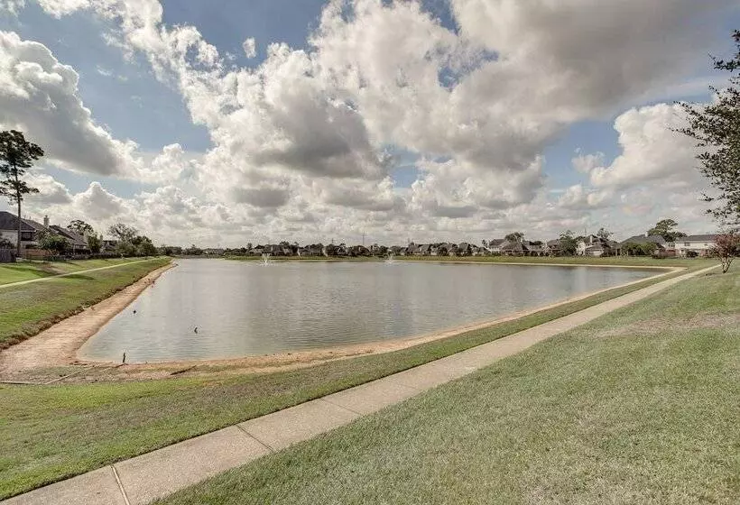 4 Mi To Six Flags: Spring Vacation Home