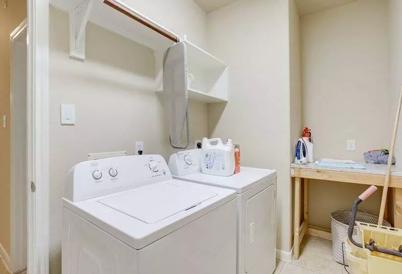 4 Mi To Six Flags: Spring Vacation Home