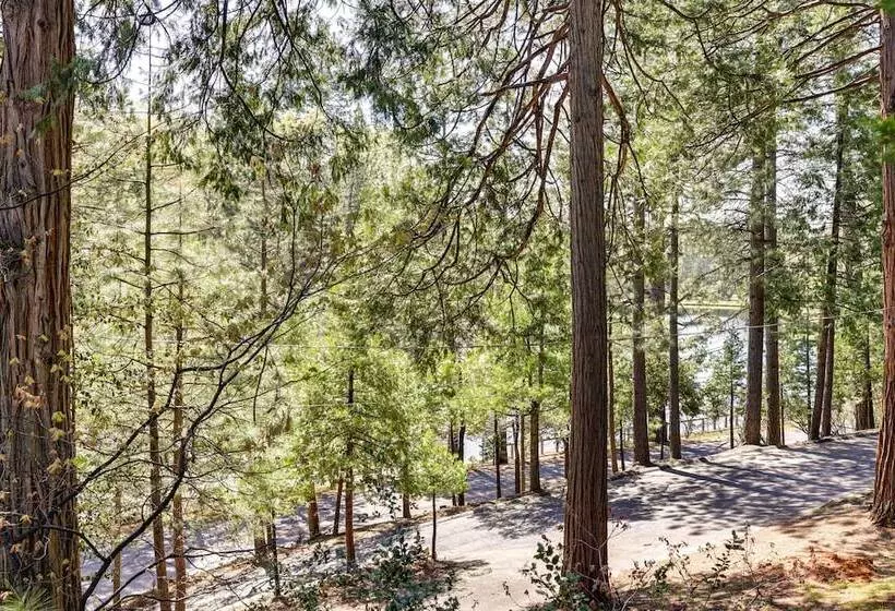 Deck & Fire Pit: Stunning Twain Harte Cabin!