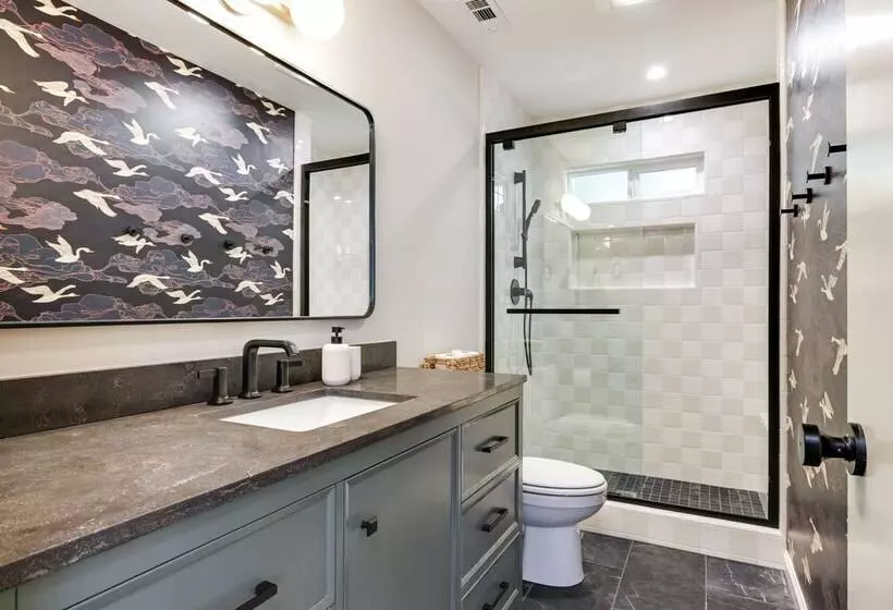 Deck & Fire Pit: Stunning Twain Harte Cabin!