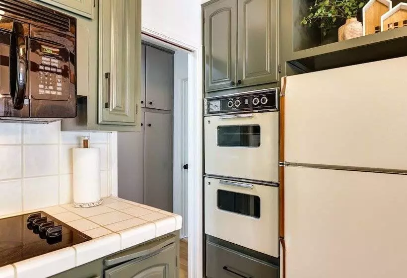 Deck & Fire Pit: Stunning Twain Harte Cabin!