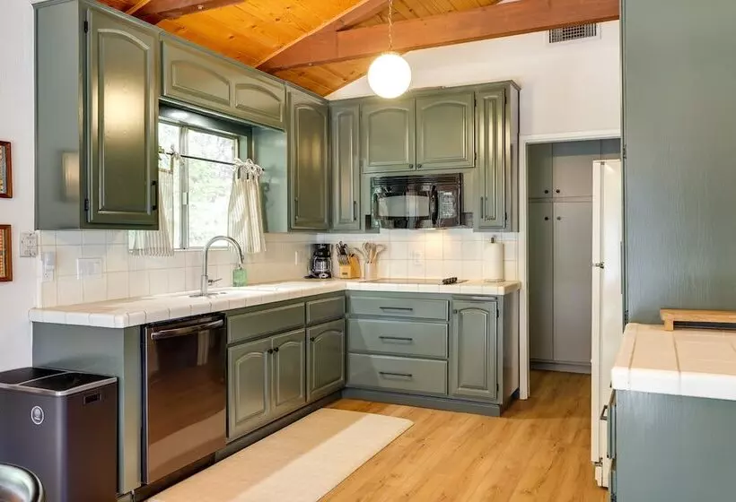 Deck & Fire Pit: Stunning Twain Harte Cabin!