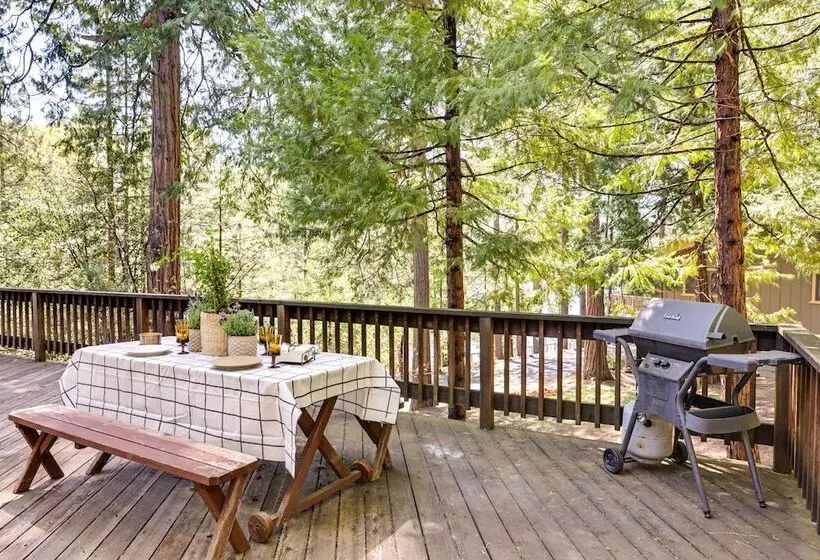 Deck & Fire Pit: Stunning Twain Harte Cabin!