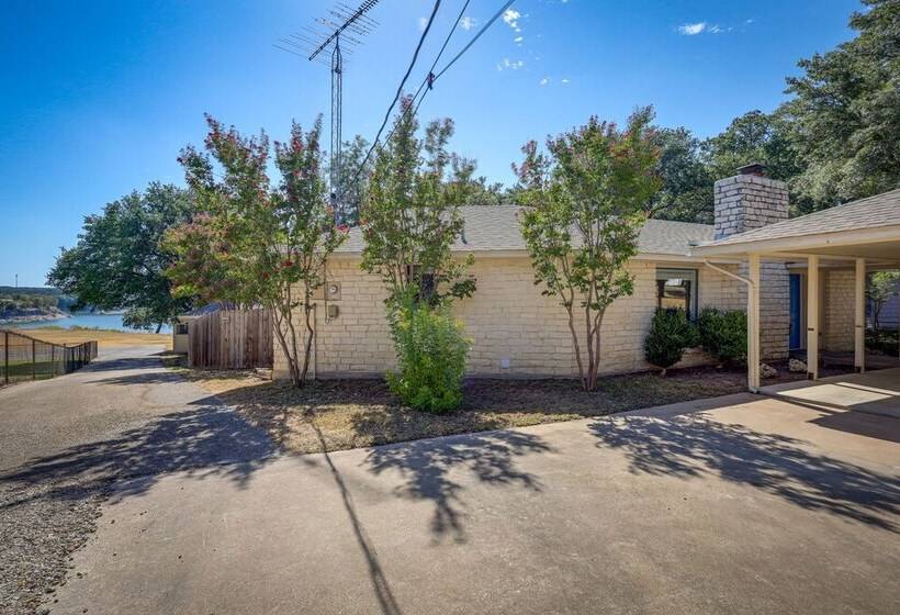 Deck + Cliffside Belton Lake Views: Temple Retreat