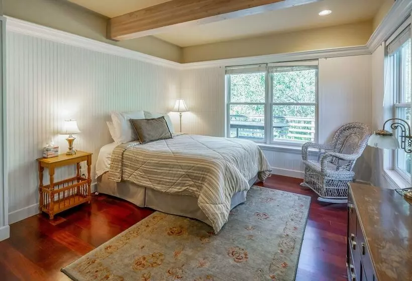 Tranquil Wyoming Cabin Near Uintas   105 Acres!