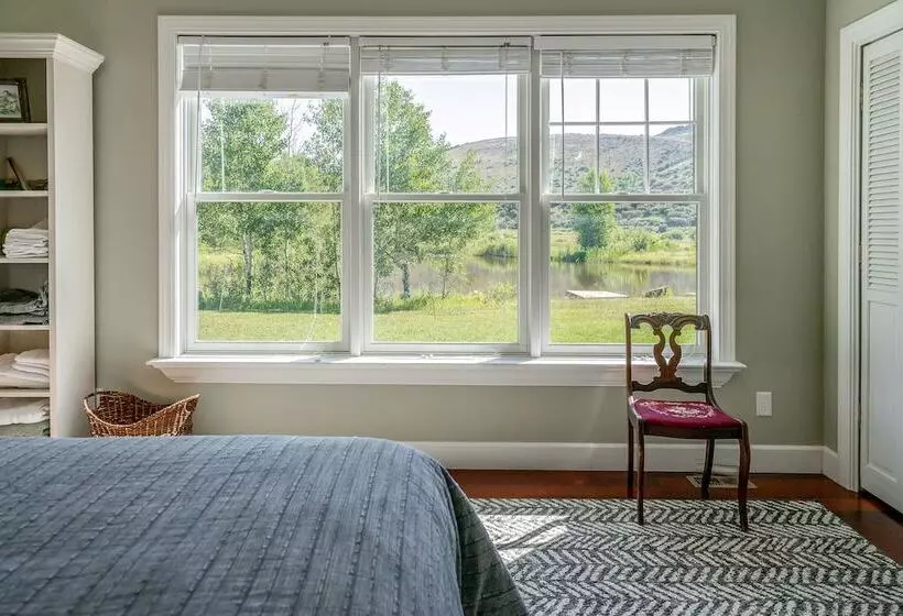 Tranquil Wyoming Cabin Near Uintas   105 Acres!
