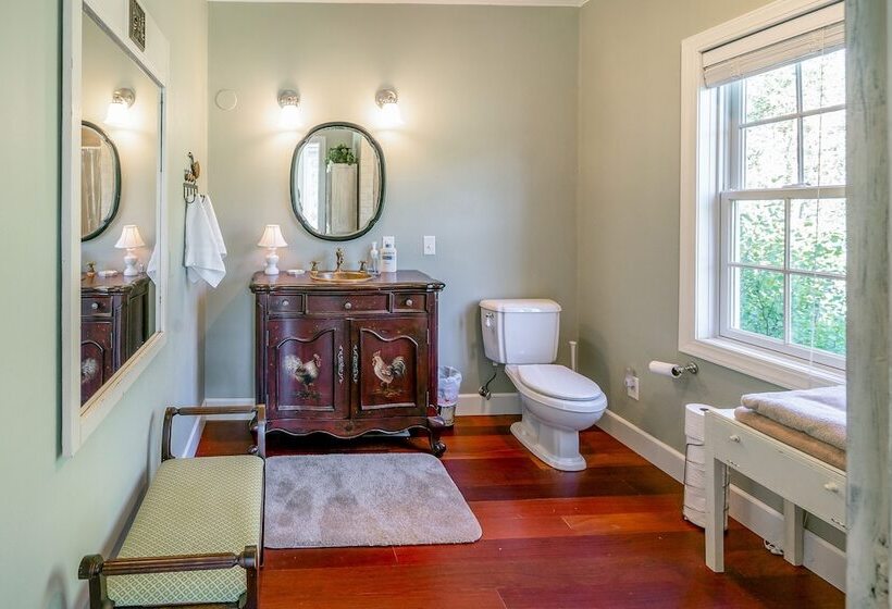 Tranquil Wyoming Cabin Near Uintas 105 Acres!