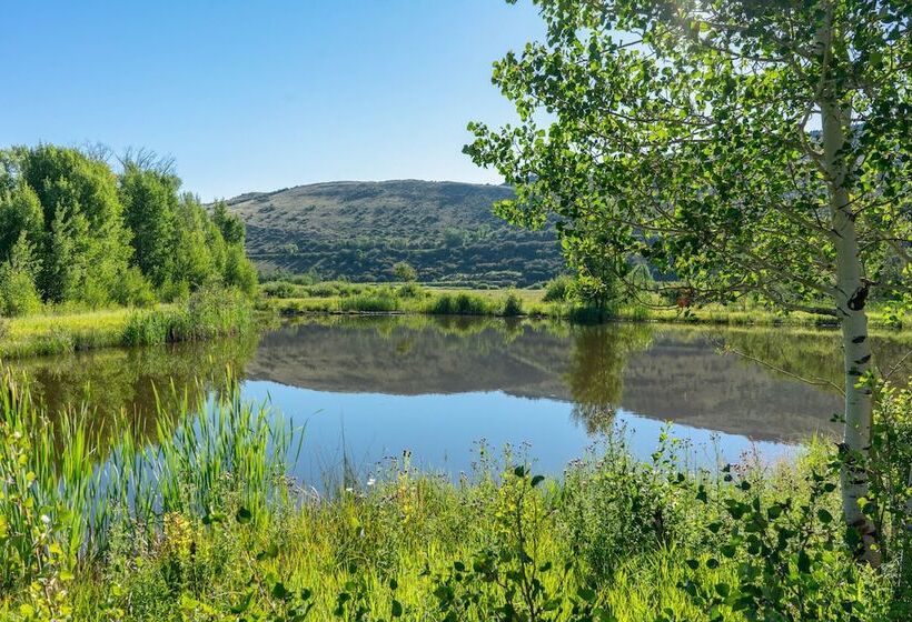 Tranquil Wyoming Cabin Near Uintas 105 Acres!