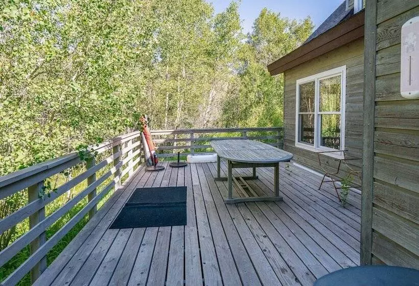 Tranquil Wyoming Cabin Near Uintas   105 Acres!
